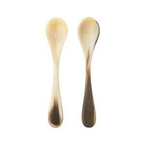 Juego de cuchara de cuerno natural decorativa con patrón único ideal para espacios de cocina y comedor artesanales hechos a mano - Product Image 1