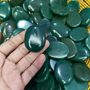 หยกเขียวธรรมชาติทรงรีแบบคาโบชอง ขัดเงา หินหลวม บรรเทาความเครียด ขายส่งจาก Rais agate - Product Image 1
