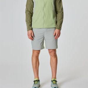 Chaqueta cortavientos duradera para hombre: chaqueta cortavientos elegante y cómoda para senderismo, correr y uso diario - Product Image 2