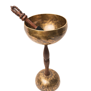 Bol chantant traditionnel en bronze fait à la main avec tige en bois |   Instrument de guérison sonore tibétain à double bol en provenance du Népal - Product Image 2