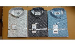 Chemise pour homme en coton coupe décontractée avec fermeture à bouton conçue pour une utilisation polyvalente lors d'événements de travail ou d'activités quotidiennes régulières - Product Image 6