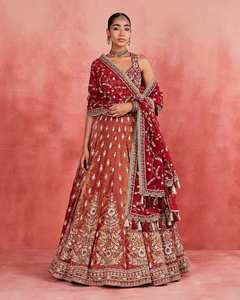 Colección de bodas Lehenga Choli rojo para mujer en tela de seda de organza con bordado elegante trabajo de lentejuelas para uso festivo - Product Image 3