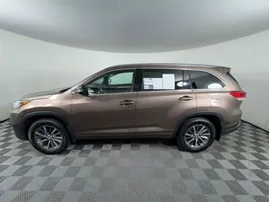 Toyota Highlander XLE 2017 - Product Image 4