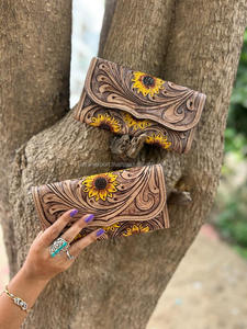 Cartera de Cuero Repujado a Mano Estilo Occidental, Cartera de Cuero Genuino con Diseño de Girasol, Cartera de Cuero Vacuno Genuino, Bolso de Mano Estilo Occidental para Mujer, Cartera de Lujo - Product Image 3