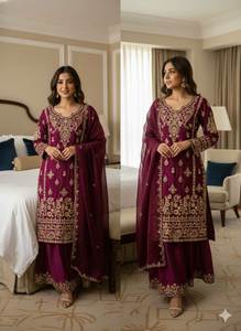 Achetez notre vêtement ethnique de qualité supérieure, au design traditionnel et aux couleurs riches, style col rond / Anarkali Salwar Kameez - Product Image 5