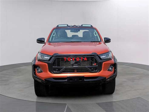 Pick-up 4x4 Diesel Turbo d'occasion 2024 pour Hilux Revo, conduite à gauche, sièges foncés - Product Image 2