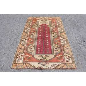 Alfombra de lana turca Vintage Beige roja clásica, diseño de retales de tejido plano de 4,1x6,6 pies para sala de estar, respaldo de látex de 10mm de espesor - Product Image 1