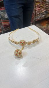 Bandeau traditionnel avec conception de perles Kundan derniers accessoires de cheveux de mariée de mariage bande de cheveux kundan à la mode pour les femmes - Product Image 2