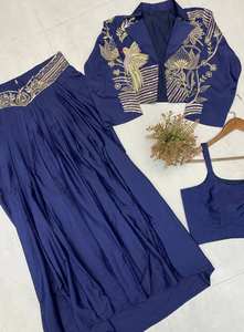 Vestido Indo-Occidental de Crepé de Seda Premium con Bordado y Cinturón, Estilo Drapeado, de Unity Luxure - Product Image 4