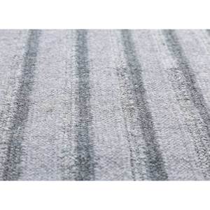 พรมโพลีเอสเตอร์ทอลายแบน รุ่น ADPL-1106 สำหรับใช้ในบ้านและโรงแรมกลางแจ้ง ลายทางสีเทาดำ แบบแจ็คการ์ด ขนตัดสไตล์วิลตัน - Product Image 3