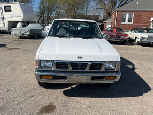 Utilisé 1997 Ni-ss-an Tru-ck SE LHD - Product Image 3