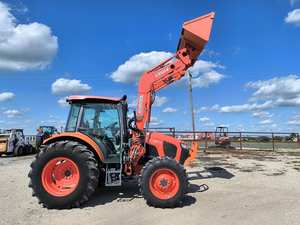 Pour le M5-111 tracteur agricole professionnel 4x4 Kubota puissance polyvalente avec moteur et pompe pour l'utilisation de la pelouse - Product Image 3