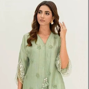 Lujosa seda viscosa Shalwar Kameez elegante cómoda Ropa Étnica india y pakistaní para mujeres disponible en tamaño XL (42) - Product Image 1