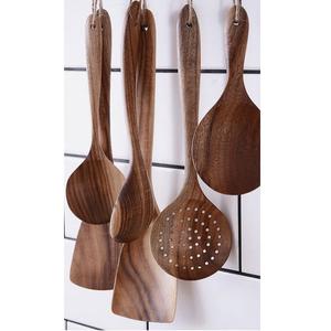 Ensemble de cuillères en bois réutilisables pour les cuisines écologiques, promouvant un mode de vie durable et réduisant les déchets plastiques au quotidien - Product Image 4