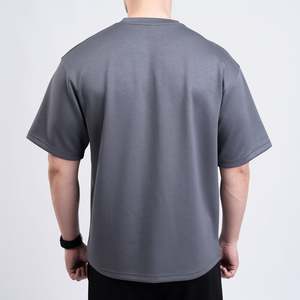 เสื้อยืดเจอร์ซีย์ผู้ชายดีไซน์ใหม่ ระบายอากาศได้ดี รับผลิตแบบ OEM/ODM - Product Image 2
