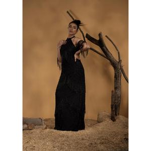 Vestido de Noche de Alta Calidad con Cuello Halter y Bordado Completo con Cuentas Negras para Bodas y Eventos de Alfombra Roja para Exportación al por Mayor - Product Image 1