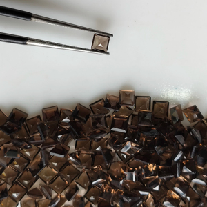 Quartz fumé naturel 4 mm, taille carrée, qualité supérieure, pierre précieuse en vrac pour la fabrication de bijoux et de colliers - Product Image 2