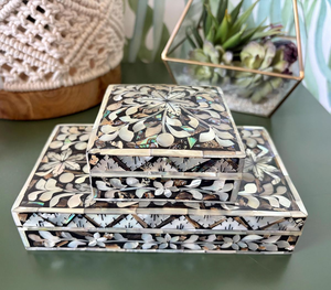 Boîte à bijoux artisanale écologique avec incrustation de nacre |   Rangement élégant pour colliers, bagues et boucles d'oreilles - Product Image 1