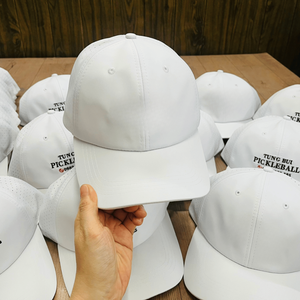Gorras de Béisbol Lisas para Hombre y Mujer, Blancas, de Poliéster, con Parche Bordado Personalizado, Etiquetas Tejidas, 6 Paneles, de Vietnam - Product Image 5