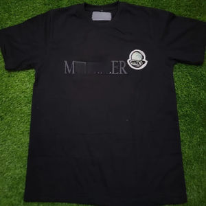 T-shirt en maille respirante personnalisable avec logo sur mesure, style urbain, coupe ajustée, méthodes d'impression sérigraphique et hydrographique, haut de gamme - Product Image 1