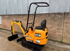 Mini-excavatrice JCB 8008 CTS, micro-excavatrice de 1 tonne, excavatrice compacte sur chenilles avec godet de terrassement et moteur Yanmar - Product Image 4