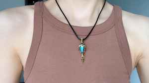 Pendentif Labradorite enroulée en fil métallique Pierre précieuse Flashy Bijoux en fil de cuivre faits main Cadeau Labradorite bleue - Product Image 3