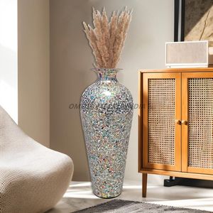 Derniers modèles de vases en métal couleur cuivre antique avec des formes texturées uniques pour une décoration intérieure élégante et des arrangements floraux - Product Image 3