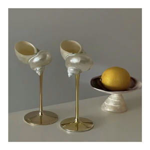 Tasse d'escargot avec un style sophistiqué et un artisanat élégant, parfaite pour une utilisation décorative et gastronomique - Product Image 2