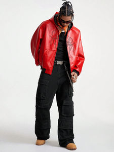 Veste en cuir d'agneau à capuche avec doublure en fausse fourrure et fermeture éclair pour superposer des tenues décontractées et formelles Logo avant - Product Image 2