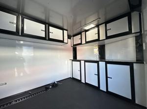 รถพ่วงบรรทุกอาหารแบบปิดสีเทาถ่านพร้อมโครงสแตนเลส ปี 2024 สำหรับขนส่งอาหารเร็วและอาหารฟาสต์ฟู้ด พร้อมระบบไฟฟ้าในตัว รับประกัน 2 ปี - Product Image 5