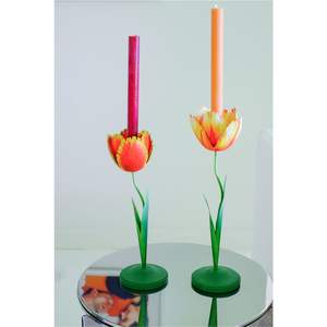 Portavelas Cónico de Metal Verde Salvia Hecho a Mano, Pedestal para Velas Artístico Inspirado en la Naturaleza, Adorno Decorativo Premium para Repisa y Comedor - Product Image 5