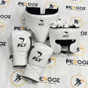 Set de Boxeo Personalizado de Cuero Vacuno Genuino de Primera Calidad, Blanco y Rojo, con Protección para Cabeza y Entrepierna, Guantes con Cordones - Product Image 5