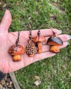 COLLIERS DE LISTE POUR FEMMES HOMMES NATUREL GRAND BOHO TRIBAL SONO Pendentif en BOIS sur cordon réglable Collier fait main - Product Image 6