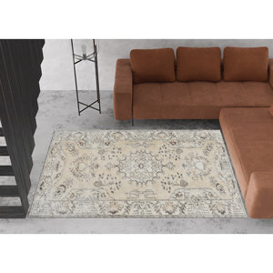 Tapis imprimé au design vintage, tapis doux beige à motif floral turc de luxe, tapis à poils doux - Product Image 1