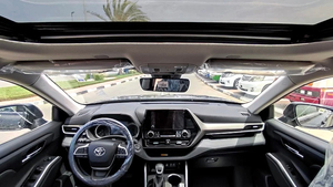 Tout Nouveau Toyota Highlander GLE 2.5L Hybride 4x4 Toit Ouvrant Spécifications GCC SUV 199ch 4 Cylindres Transmission Automatique Conduite à Gauche 2023 - Product Image 6