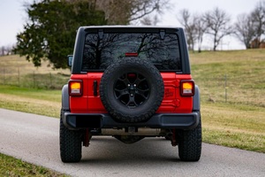 Jeep Wrangler Unlimited Willys 4x4 2022 con Luces LED, Techo Solar y Cámara Trasera de 360° - Product Image 2