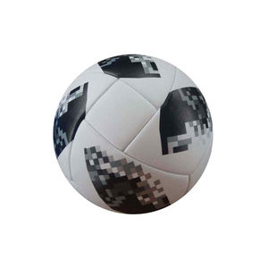 Ballons de football en cuir personnalisables - Ballon de sport léger et durable avec un design écologique pour une utilisation en extérieur - Product Image 3