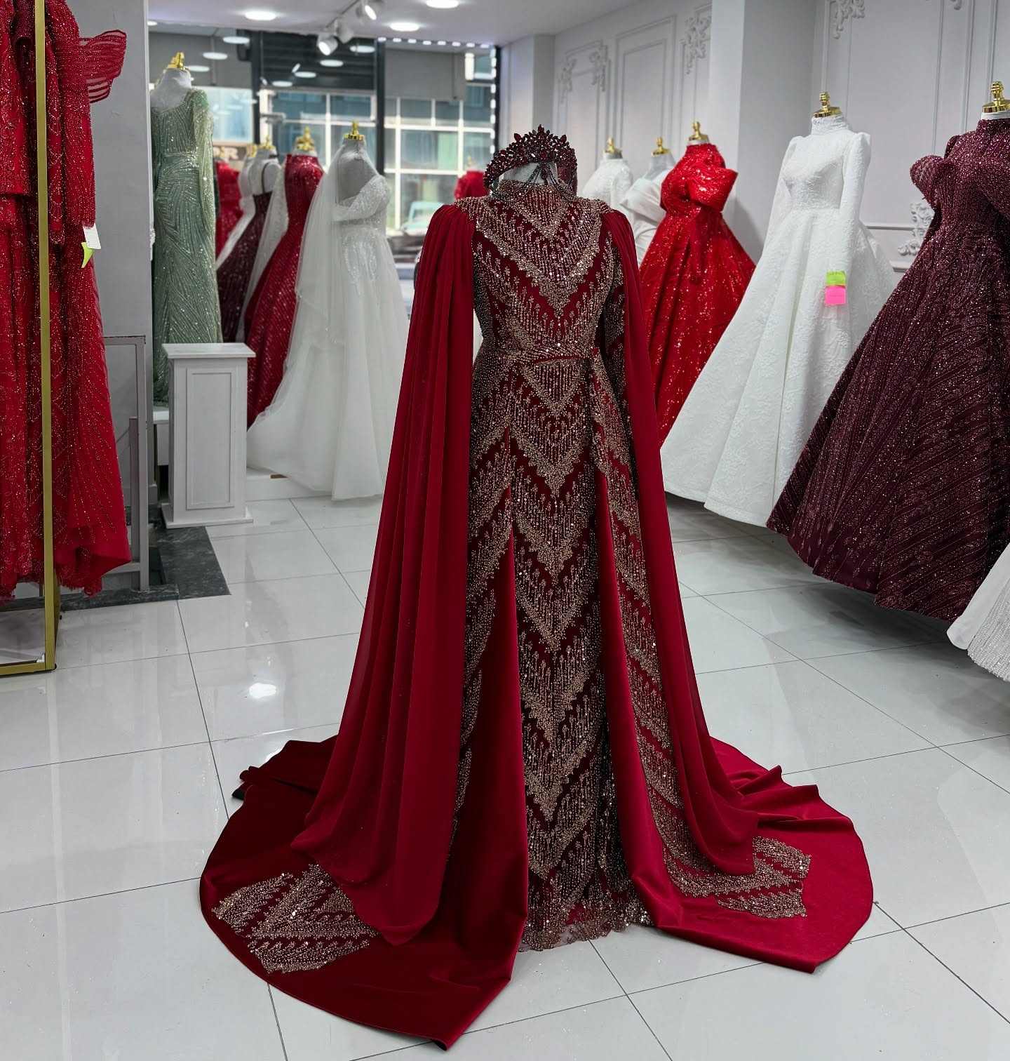 Capes de robe de soirée de luxe Tenue élégante et stylée