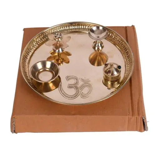 Design padrão Latão Pooja Thali Set Handmade & Hand Crafted Puja Thali Set Tradicional Para Pooja Arti Hindu Item Religioso