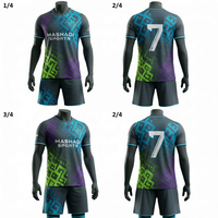 Uniforme d'équipe de football personnalisé - Polyester respirant de haute qualité, manches courtes, col en V, couleurs personnalisées, logo, respectueux de l'environnement, club