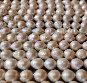 Perles de riz d'eau douce blanches de culture naturelle brins de perles lâches non traitées pour la fabrication de bijoux changement de couleur effets optiques - Product Image 1