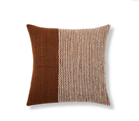 Housse de coussin en laine faite à la main par un designer |   Housse de coussin décorative bohème en kilim berbère marocain tissé à la main