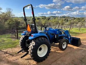 Tracteur agricole TT75 T7.225 d'occasion en bon état, 150 CV, faible consommation de carburant, avec pompe et roulement - Product Image 3