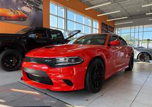 Dodge Charger SRT Hellcat Sedán 2016 Usado en Buen Estado - Product Image 2