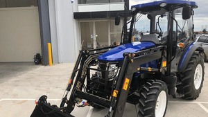 Tracteur-chargeur 4x4 M504 bleu avec benne avant, moteur diesel, machine utilitaire agricole, 75 kW, capacité de 1,05 m - Product Image 6