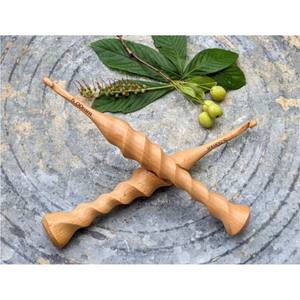 Ensemble d'aiguilles à crocheter ergonomiques en résine, grandes aiguilles à tricoter pour les mains arthritiques |   Aiguille en résine torsadée faite à la main sur mesure - Product Image 2