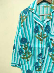 ชุดนอนผ้าฝ้ายพิมพ์ลายบล็อกกลางคืนแบบลำลองสำหรับผู้หญิงชุดเพื่อนเจ้าสาวแบบครอสโอเวอร์ทำมือพร้อมคุณสมบัติปิดตอนกลางคืน - Product Image 4