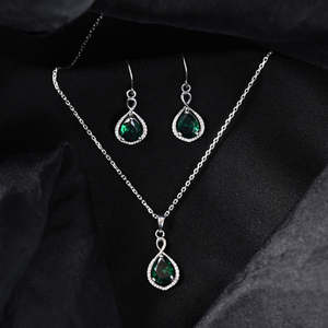 Parure de bijoux raffinée Jino Green en argent avec zircon taille poire et diamant pour mariages et fêtes, idéale pour les mariages et les cadeaux - Product Image 2
