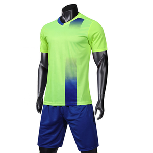 ชุดเสื้อเจอร์ซีย์คุณภาพสูง ปี 2026 ชุดกีฬาฟุตบอลสำหรับผู้ใหญ่แบบกำหนดเอง ชุดยูนิฟอร์มฟุตบอล เสื้อฝึกซ้อมผู้ชาย พร้อมโลโก้แบบกำหนดเอง - Product Image 2