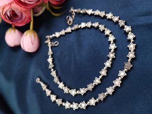 Tobillera de cuentas de mal de ojo asequible para fiesta para niñas cuentas negras con diseño de estrella de mal de ojo azul tobillera de cuentas negras Payal - Product Image 2
